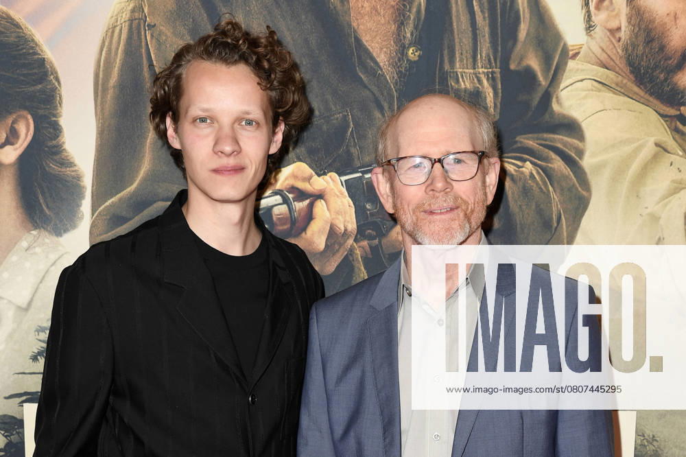 Felix Kammerer and Ron Howard at the EDEN film premiere on 20 03 2025 in Berlin Eden film premiere in Berlin