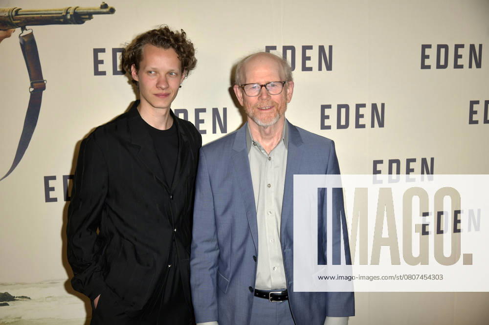 Felix Kammerer and Ron Howard at the special screening of the movie Eden in the Astor Film Lounge Berlin, 20 03 2025 Foto:xM.xBehrensx xFuturexImagex eden_5374