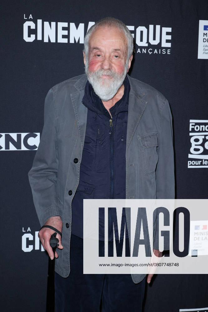Deux Soeurs Premiere - Paris Mike Leigh attend Deux Soeurs Premiere at the Cinematheque on March 26, 2025 in Paris, France. Photo by Jerome Dominé ABACAPRESS.COM