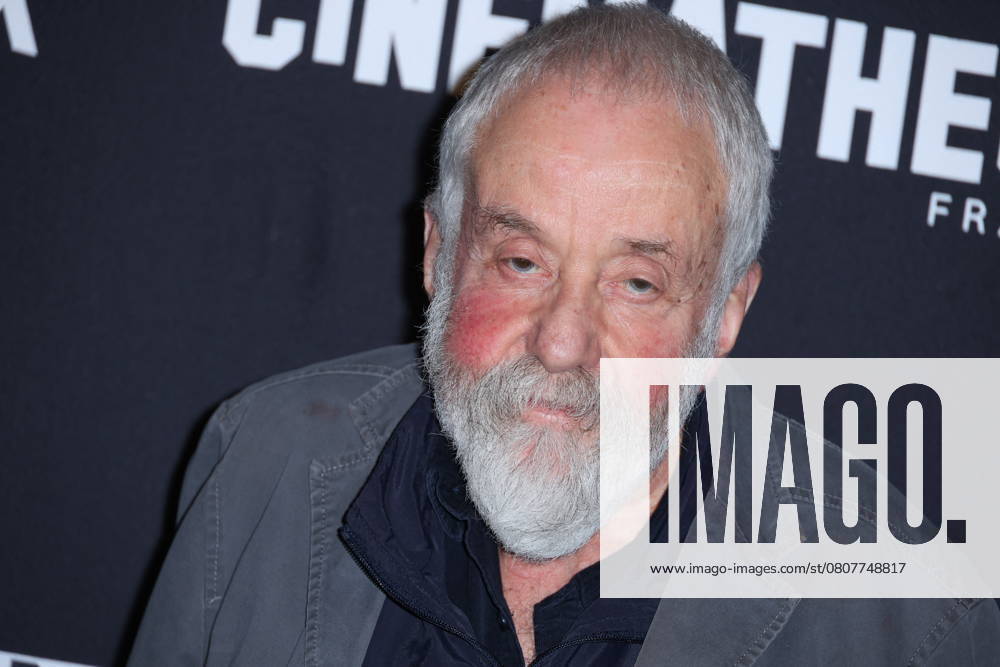 Deux Soeurs Premiere - Paris Mike Leigh attend Deux Soeurs Premiere at the Cinematheque on March 26, 2025 in Paris, France. Photo by Jerome Dominé ABACAPRESS.COM
