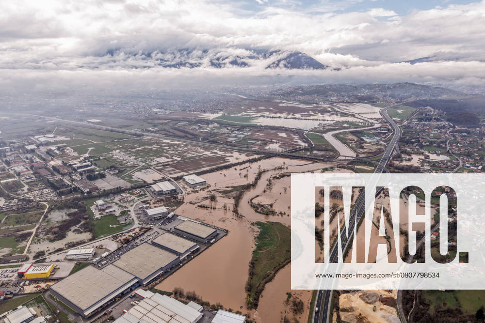 KW13 Aerial view of the Bosna River Aerial view of the Bosna River, which swelled and spilled out of its bed at the entrance to Sarajevo, Bosnia and Herzegovina, on March 27, 2025. ArminxDurgut PIXSELL