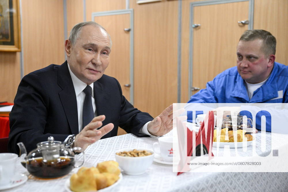 KW13 RUSSIA, MURMANSK - MARCH 27, 2025: Russia s President Vladimir Putin visits the Project 885M Yasen-M nuclear-powered attack submarine K-564 Arkhangelsk. Kirill Zykov POOL TASS 79402403