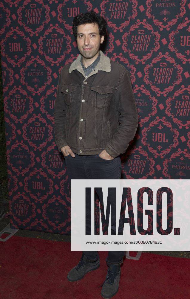 Search Party Staffelpremiere in New York USA: TBS premiere season 2 Search Alex Karpovsky attends season 2 premiere of Search Party at Public New York New York United States Public LevxRadin