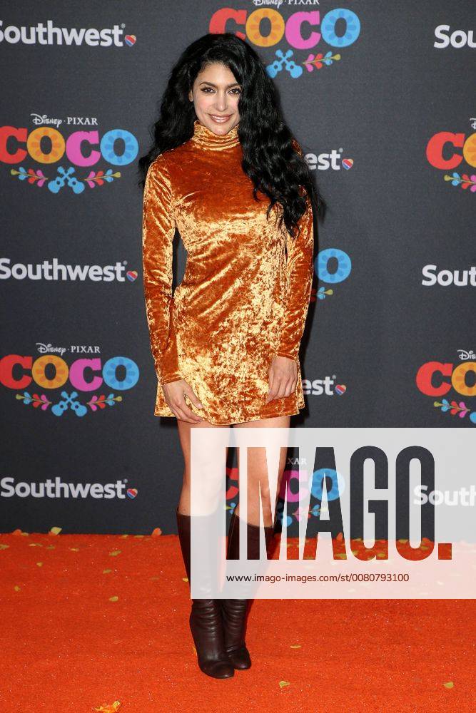 Vanessa Lyon at the Coco Film Premiere at 8 11 2017 in Los Angeles Disney Pixar S Coco Fimpremiere in Los Angeles 2017