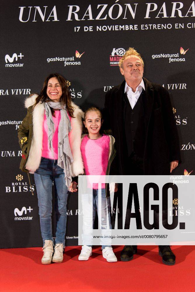 Madrid Premiere Week 2017 11 10 Pablo Carbonell Mafalda Carbonell Maria Arellano Cordon Press RodrigoxBlanco 780