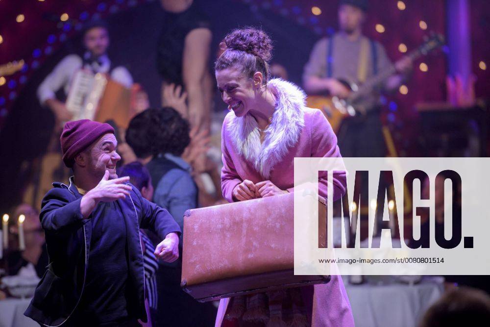 Palazzo Premiere in Stuttgart the Dinner Show Palazzo is with the New Program Curiosities in the 14 Season