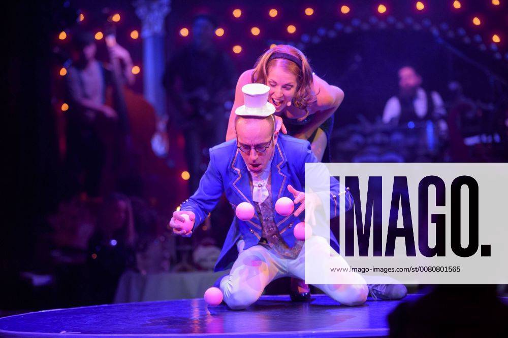 Palazzo Premiere in Stuttgart the Dinner Show Palazzo is with the New Program Curiosities in the 14 Season