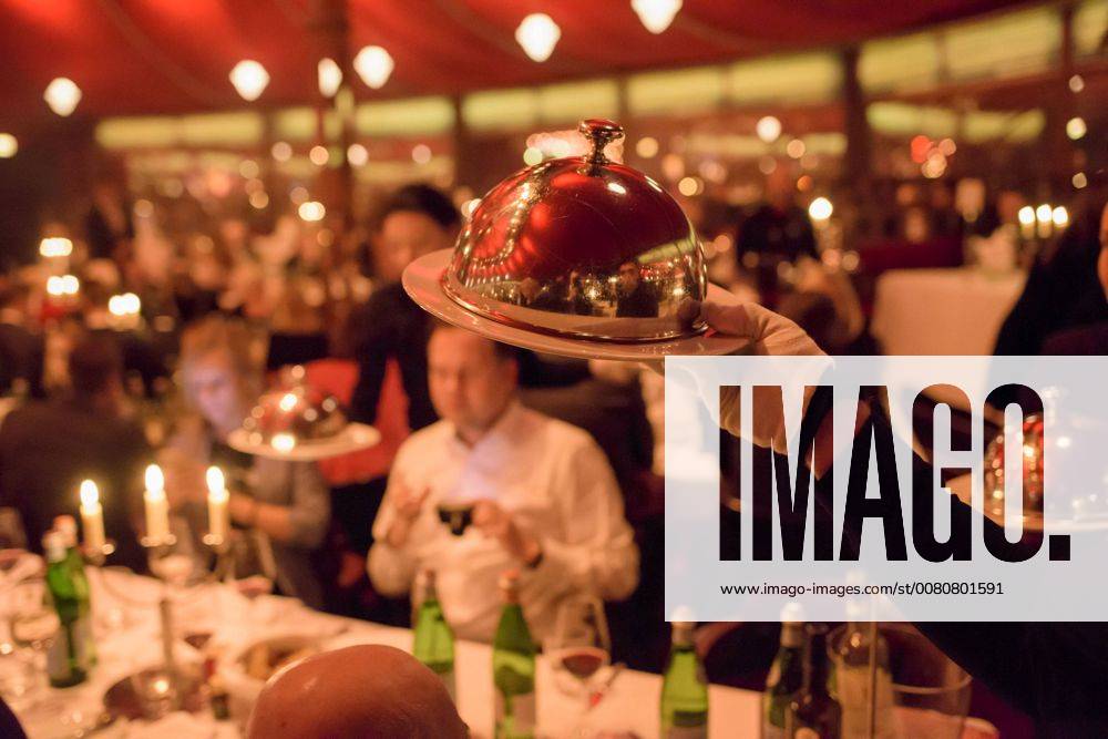 Palazzo Premiere in Stuttgart the Dinner Show Palazzo is with the New Program Curiosities in the 14 Season