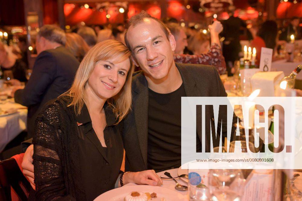 Palazzo Premiere in Stuttgart the Dinner Show Palazzo is with the New Program Curiosities in the 14 Season Ringer World Champion Frank Stäbler with Wife Sandra Stäbler