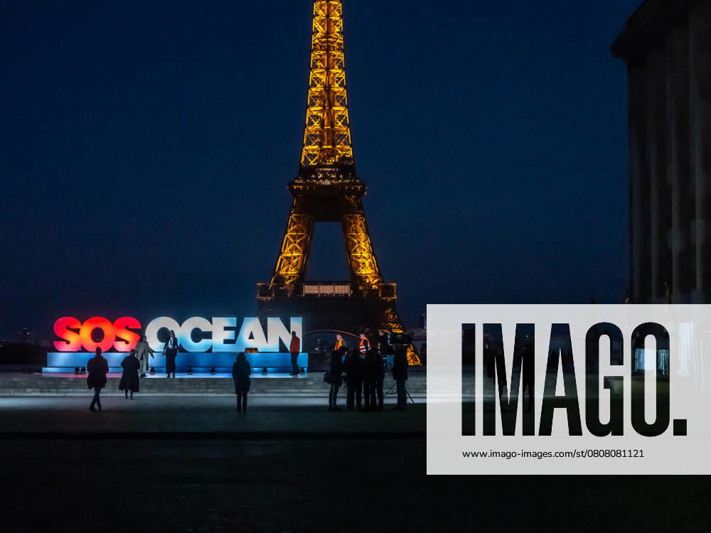 Bilder des Jahres 2025, News 03 März Illustrations of the Eiffel Tower lit up in blue to support the two days of reflections by the SOS Ocean association Illustrations of the Eiffel Tower lit up in blue to support the two days of reflections by the SOS Ocean association n March 30 and 31, Paris played host to SOS Ocean, an international event bringing together opinion leaders, political decision-makers, The aim is to call for an ambitious action plan to meet the oceans major challenges and prepare for the third United Nations Ocean Conference UNOC 3 scheduled for June 2025 Théo Castillon Bestimage Illustrations of the Eiffel Tower lit up in blue to support the two days of reflections by the association SOS Océan n 30 and 31 March, Paris is hosting SOS Océan, an international