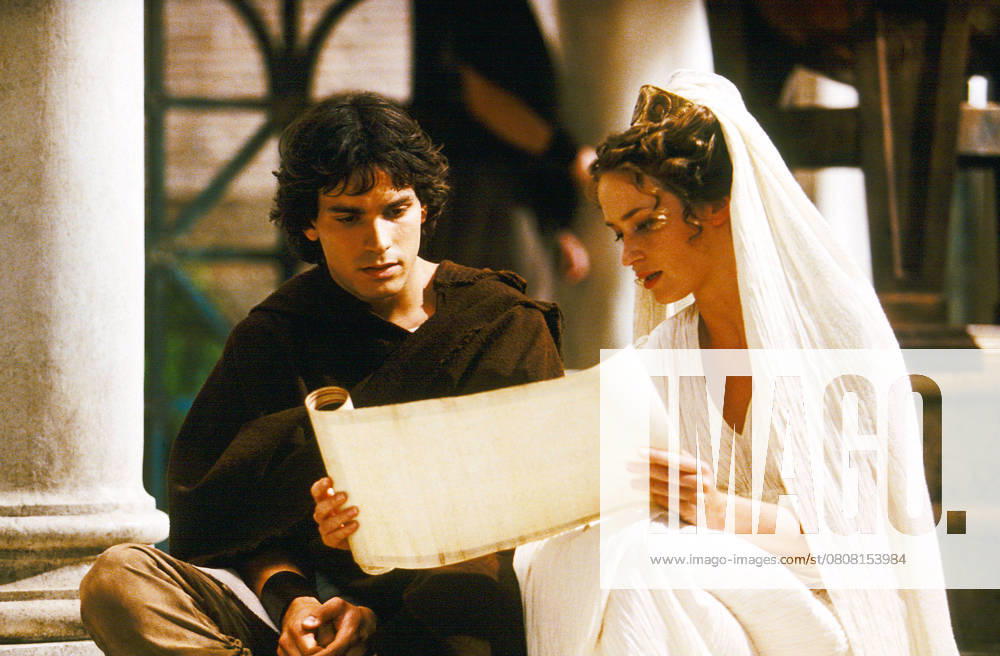 Empire - filmstill SANTIAGO CABRERA & EMILY BLUNT in Empire