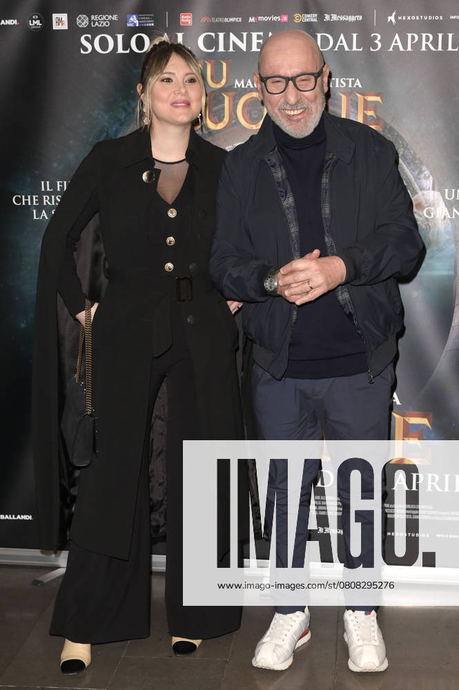 Maurizio Battista with partner Alessandra Moretti at the premiere of the feature film Tu quoque in Space Cinema Moderno Rome, 31 03 2025 Foto:xA.xM.xTinghinox xFuturexImagex quoque_5313