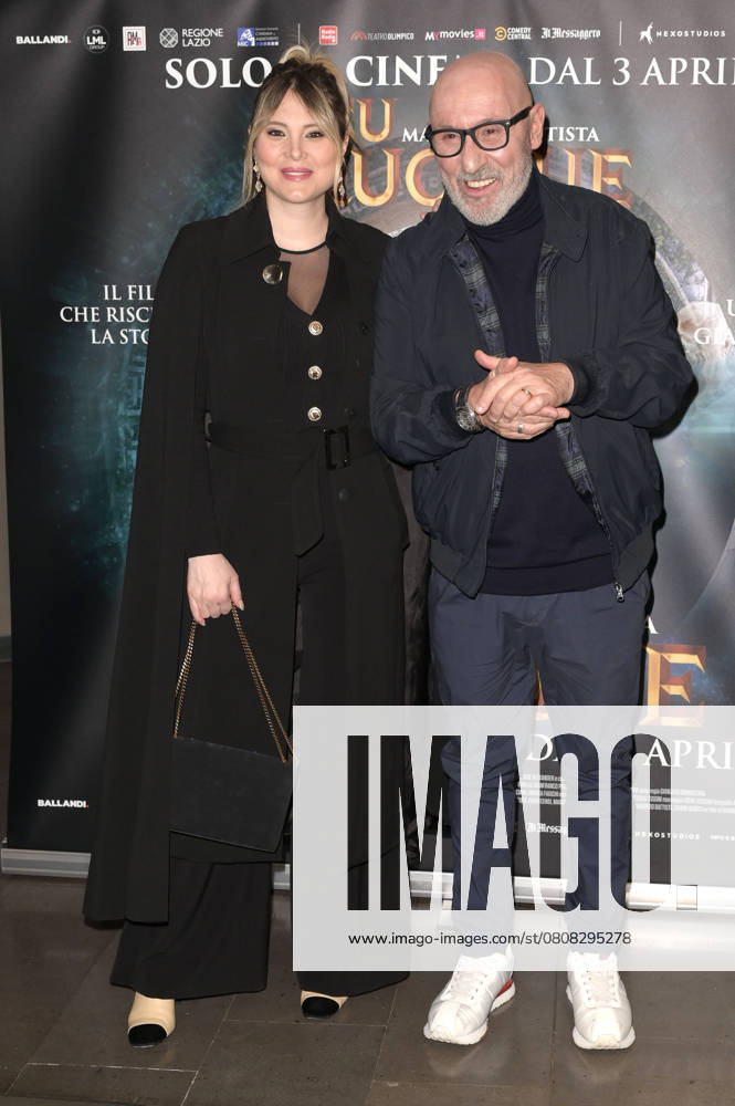 Maurizio Battista with partner Alessandra Moretti at the premiere of the feature film Tu quoque in Space Cinema Moderno Rome, 31 03 2025 Foto:xA.xM.xTinghinox xFuturexImagex quoque_5315