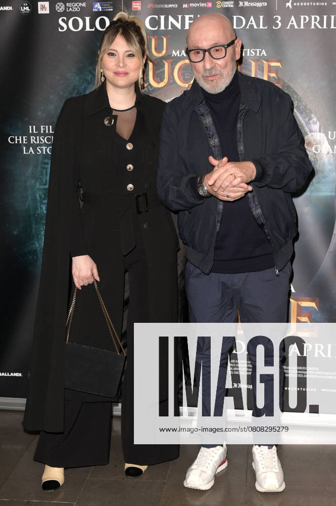 Maurizio Battista with partner Alessandra Moretti at the premiere of the feature film Tu quoque in Space Cinema Moderno Rome, 31 03 2025 Foto:xA.xM.xTinghinox xFuturexImagex quoque_5316