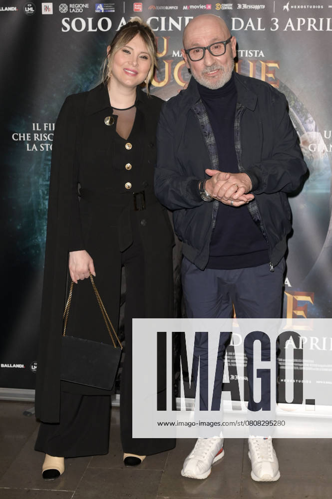 Maurizio Battista with partner Alessandra Moretti at the premiere of the feature film Tu quoque in Space Cinema Moderno Rome, 31 03 2025 Foto:xA.xM.xTinghinox xFuturexImagex quoque_5317
