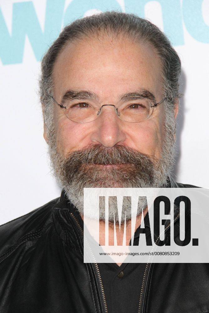 Mandy Patinkin at the Premiere of Lionsgate s Wonder held at the Regency Village Theatre in Westwood, CA