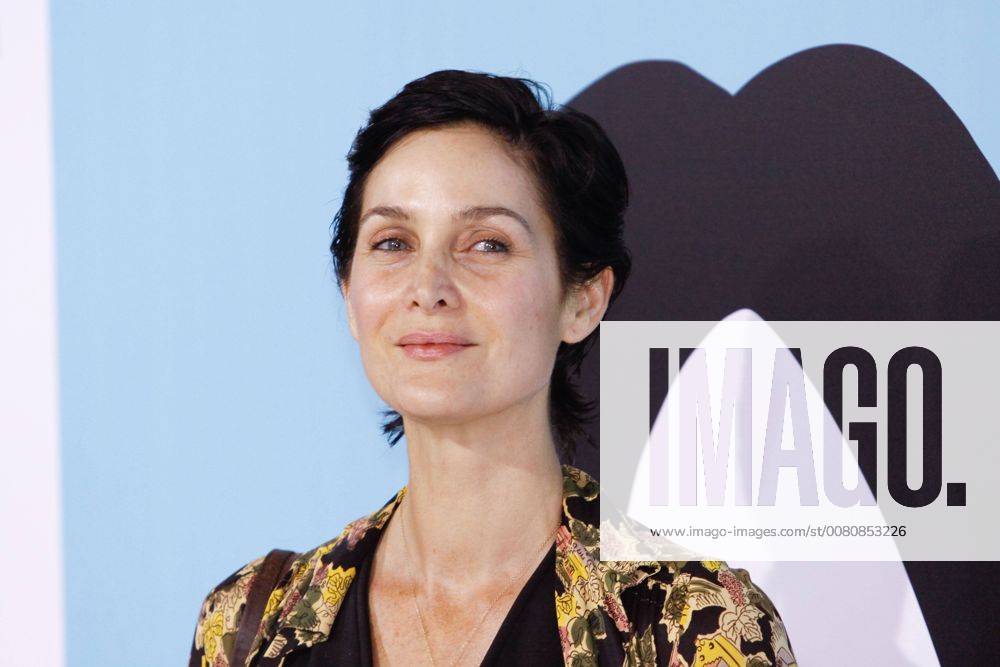 Carrie-Anne Moss at the Premiere of Lionsgate s Wonder held at the Regency Village Theatre in Westwood, CA