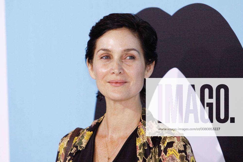 Carrie-Anne Moss at the Premiere of Lionsgate s Wonder held at the Regency Village Theatre in Westwood, CA