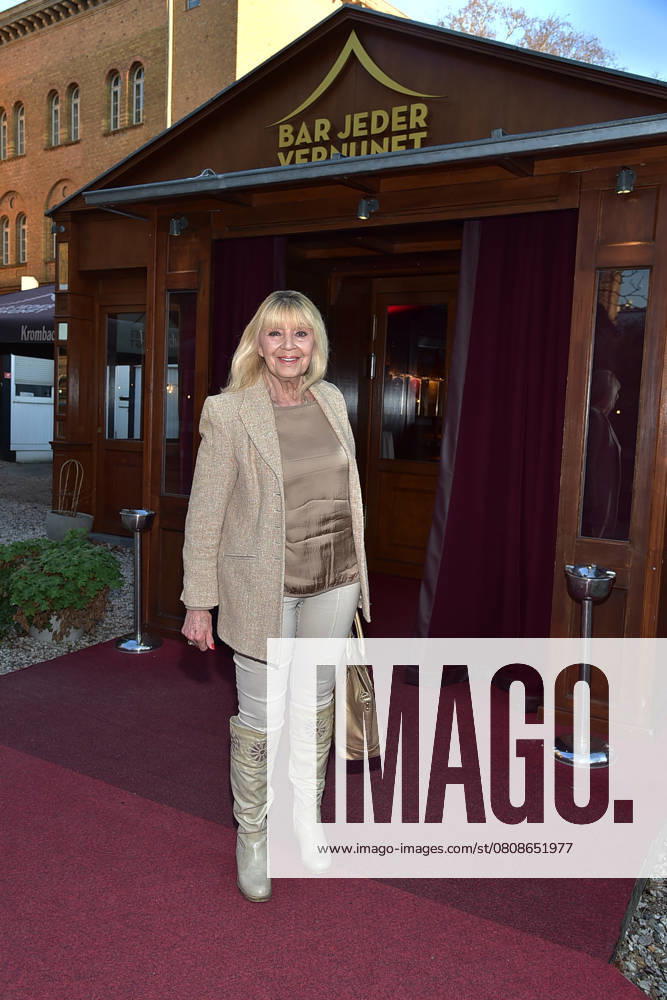 Remiere of Ursli Pfister Peggy March, Mrs. Huggenberger and me Premiere Ursli Pfister, Peggy March, Mrs. Huggenberger and me Cindy Berger Arrival at the premiere of Ursli Pfister Peggy March, Mrs. Huggenberger and me Arrival at the Bar jeder Vernunft in Berlin, on 02 04 2025 Photopress Mueller