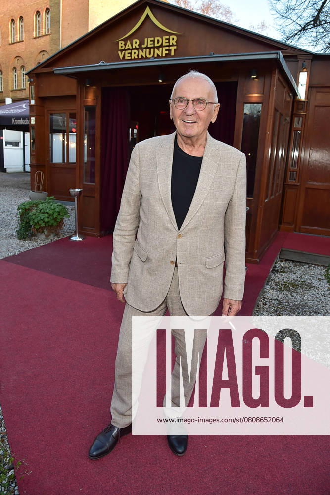 Remiere of Ursli Pfister Peggy March, Mrs. Huggenberger and me Premiere Ursli Pfister, Peggy March, Mrs. Huggenberger and me Holger Klotzbach, Owner, TIPI, Bar jeder Vernunft Arrival at the premiere of Ursli Pfister Peggy March, Mrs. Huggenberger and me Arrival at the Bar jeder Vernunft in Berlin, on 02 04 2025 Photopress Mueller