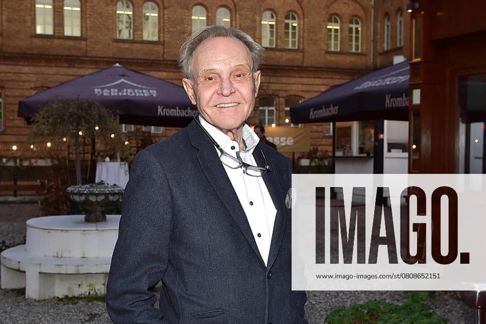 Remiere of Ursli Pfister Peggy March, Mrs. Huggenberger and me Premiere Ursli Pfister, Peggy March, Mrs. Huggenberger and me Georg Preusse Arrival at the premiere of Ursli Pfister Peggy March, Mrs. Huggenberger and me Arrival at the Bar jeder Vernunft in Berlin, on 02 04 2025 Photopress Mueller