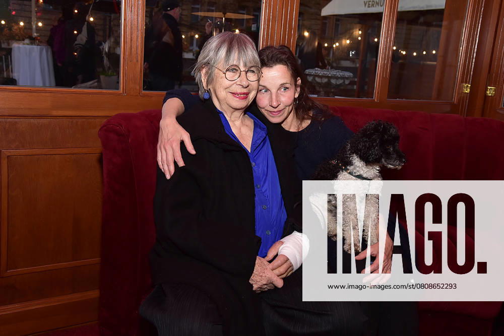 Premiere of Ursli Pfister Peggy March, Mrs. Huggenberger and me Premiere Ursli Pfister, Peggy March, Mrs. Huggenberger and me Monika Hansen, Merek Becker with dog Taxi Arrival at the premiere of Ursli Pfister Peggy March, Mrs. Huggenberger and me Arrival at the Bar jeder Vernunft in Berlin, on 02 04 2025 Photopress Mueller