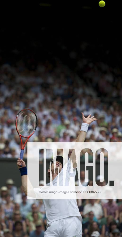 Tennis: Wimbledon Championship 2011 , Andy Murray (GBR) in action during the Gentlemen s Singles 4th Round match on day seven of the Wimbledon Lawn Tennis Championships at the All England Lawn Tennis and Croquet Club. ZWEIx xPropagandax