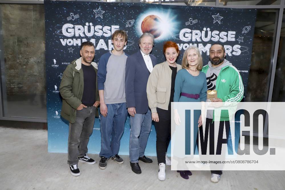 Cem Ali Gueltekin, Jona Volkmann, Michael Wittenborn, Sarah Winkenstette,Kailas Mahadevan as guests on the red carpet at the movie premiere Gruesse vom Mars at Zeise Cinemas on 02 04 2025 in Hamburg Hamburg Germany