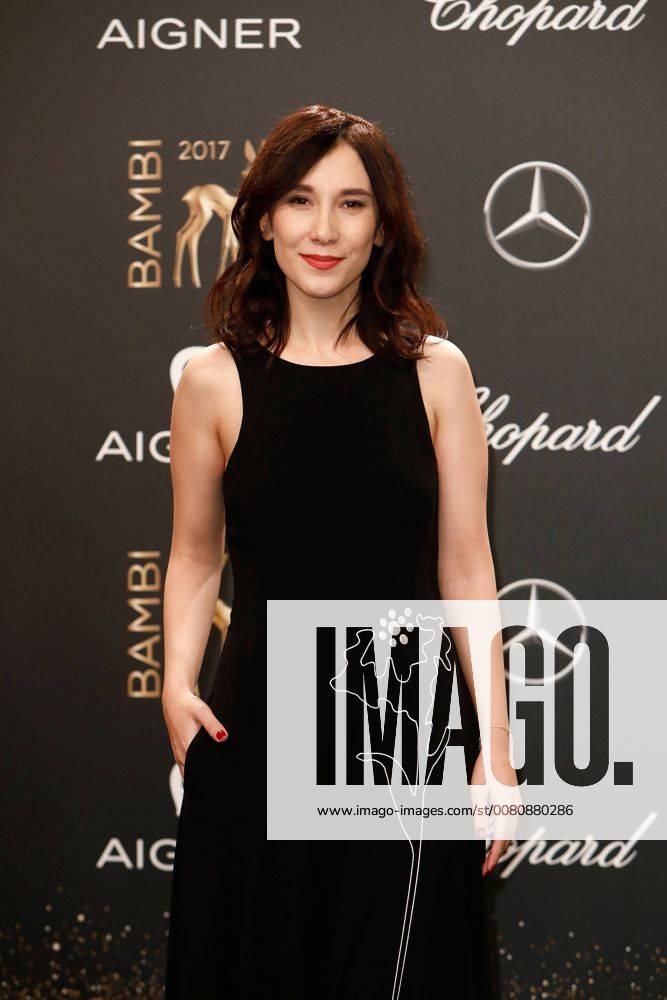 Sibel Kekilli at the award Ceremony Bambi 2017 at 16 11 2017 in Berlin Bambi 2017 award Ceremony in Berlin