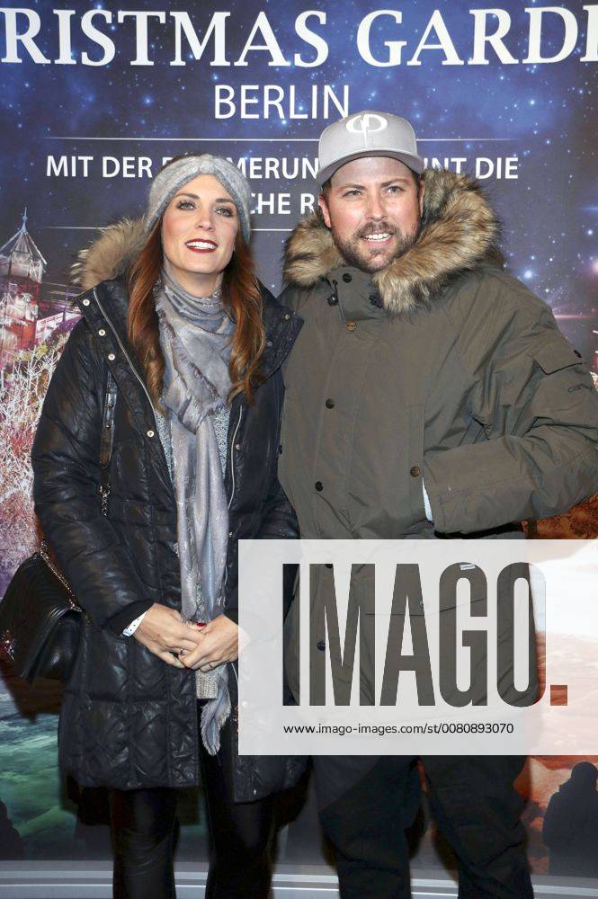 Felix from Jascheroff with Wife Bianca Bos at the Opening the Christmas Garden 2017 in Botanical Garden Berlin 17 11 2017 Foto:xA.xFuturexImage