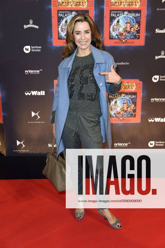 Bettina Cramer at the Premiere the Children show Game with the Time in Frederick city Palace Berlin 19 11 2017 Foto:xF.xFuturexImage