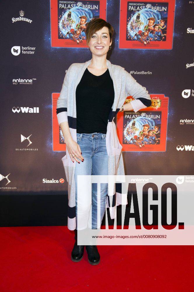Kathy Weber at the Premiere the Children show Game with the Time in Frederick city Palace Berlin 19 11 2017 Foto:xF.xFuturexImage