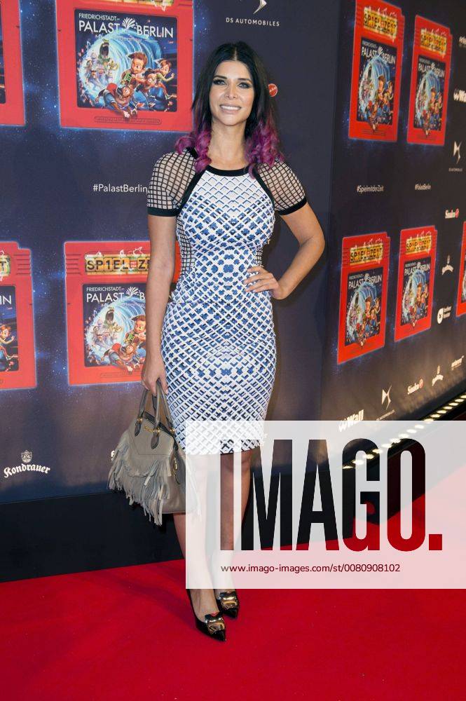 Micaela Schäfer at the Premiere the Children show Game with the Time in Frederick city Palace Berlin 19 11 2017 Foto:xF.xFuturexImage