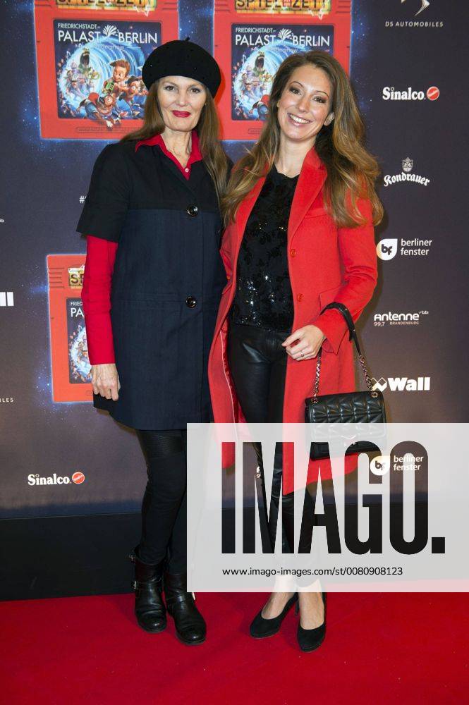 Pamela Falcon and Mara Bergmann at the Premiere the Children show Game with the Time in Frederick city Palace Berlin 19 11 2017 Foto:xF.xFuturexImage