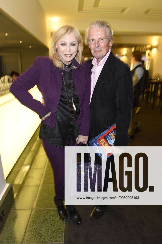 Klaus Bresser with Wife Evelyn at the Premiere the Children show Game with the Time in Frederick city Palace Berlin 19 11 2017 Foto:xF.xFuturexImage