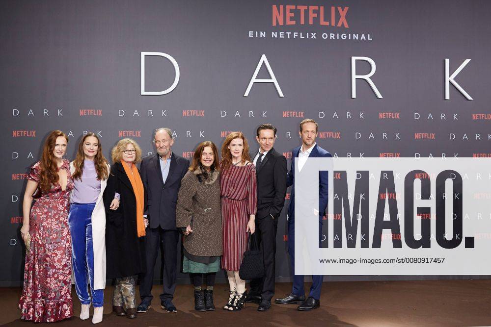 Deborah Kaufmann Anne Rat Polle Lisa Cruiser Michael Mendel Angela Winkler Juliet Jenkins Arnd Klawitter and Sebastian Rudolph European premiere the first German NETFLIX Original Series Dark in Zoopalast in Berlin at 20 11 207 European premiere Dark