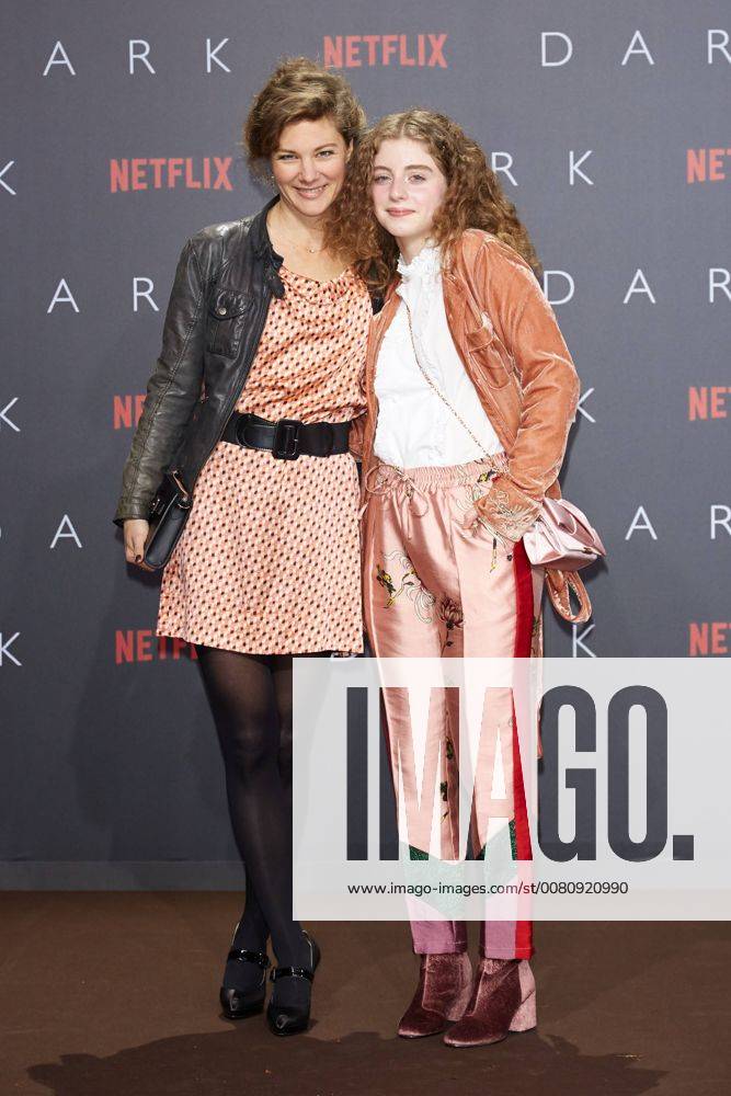 Cordelia Routes and Lydia Mary European premiere the first German NETFLIX Original Series Dark in Zoopalast in Berlin at 20 11 207 European premiere Dark