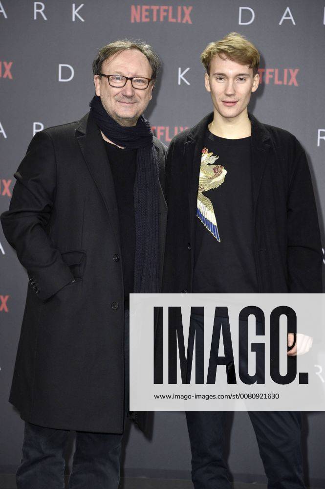 Rainer Bock with Son Moritz at the Premiere the NETFLIX Series Dark in Cinema in Zoo Palace Berlin 20 11 2017 Foto:xF.xFuturexImage