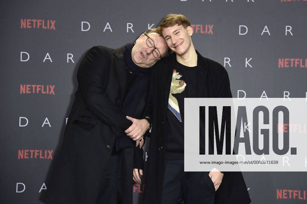 Rainer Bock with Son Moritz at the Premiere the NETFLIX Series Dark in Cinema in Zoo Palace Berlin 20 11 2017 Foto:xF.xFuturexImage