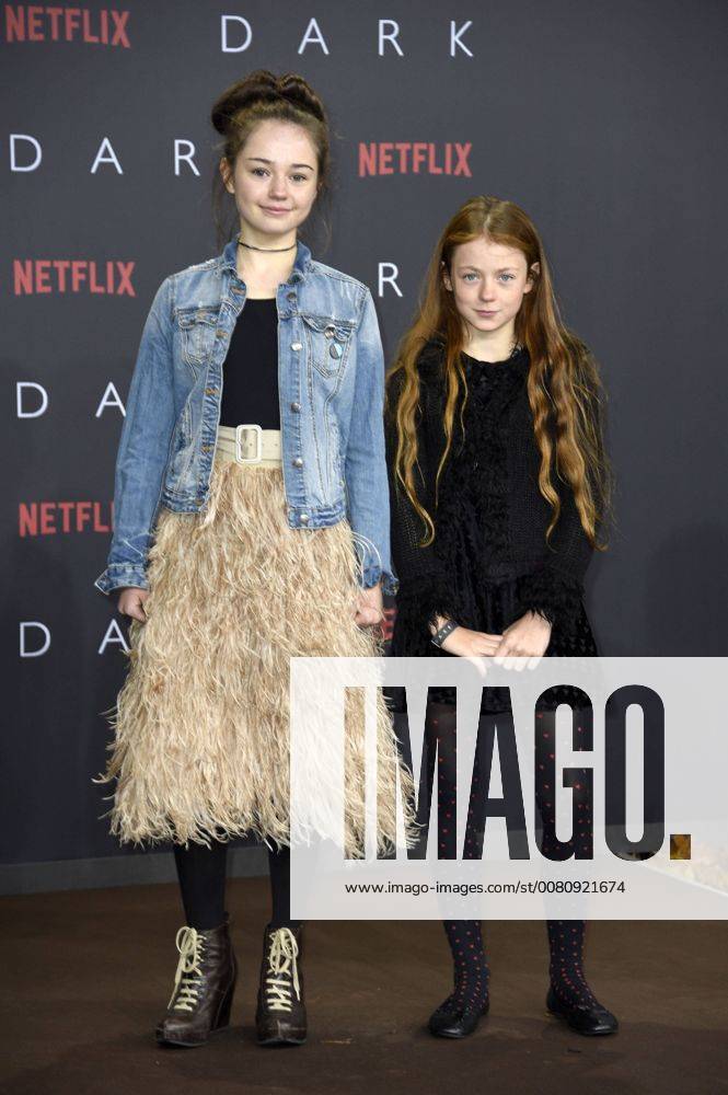 ELLA Lee Stanley and Gwendolyn Göbel at the Premiere the NETFLIX Series Dark in Cinema in Zoo Palace Berlin 20 11 2017 Foto:xF.xFuturexImage