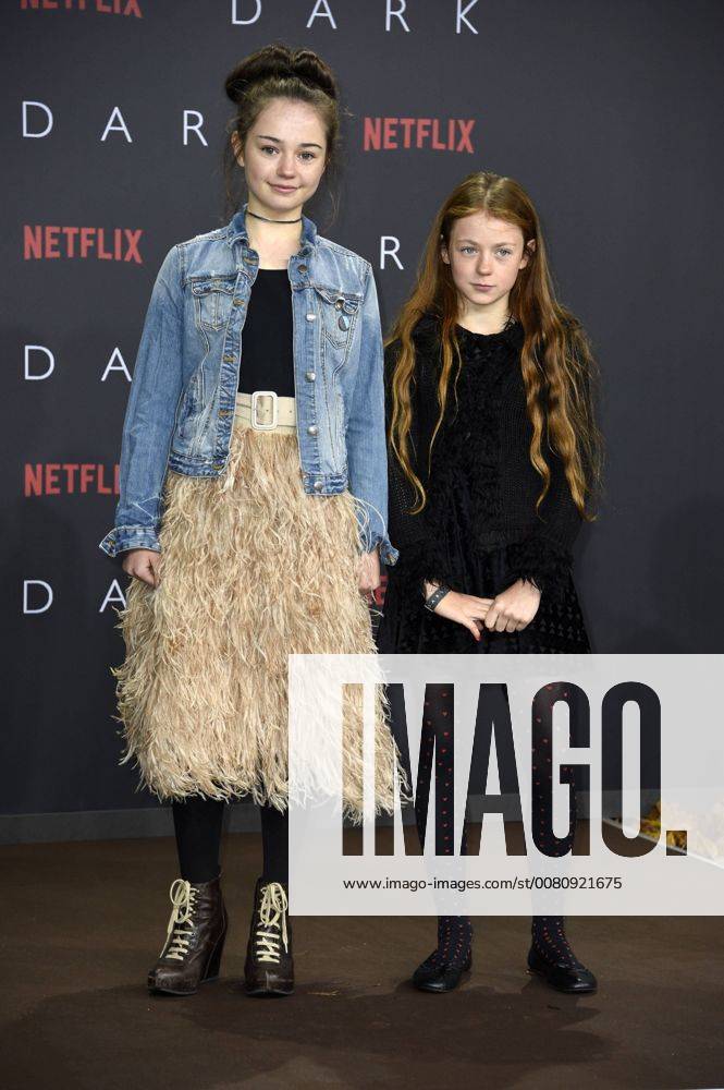 ELLA Lee Stanley and Gwendolyn Göbel at the Premiere the NETFLIX Series Dark in Cinema in Zoo Palace Berlin 20 11 2017 Foto:xF.xFuturexImage