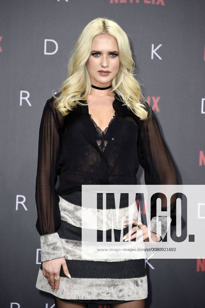 Sarah Knappik at the Premiere the NETFLIX Series Dark in Cinema in Zoo Palace Berlin 20 11 2017 Foto:xF.xFuturexImage