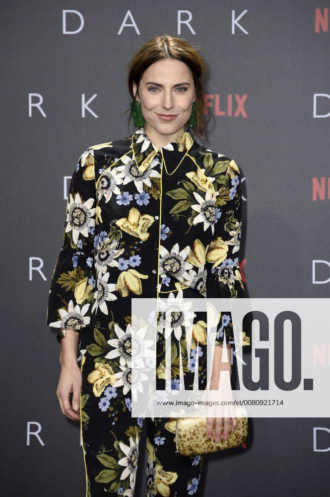 Antje Traue at the Premiere the NETFLIX Series Dark in Cinema in Zoo Palace Berlin 20 11 2017 Foto:xF.xFuturexImage