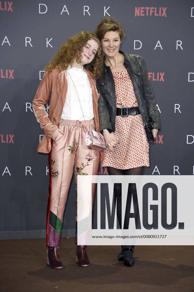 Lydia Mary and Cordelia Routes at the Premiere the NETFLIX Series Dark in Cinema in Zoo Palace Berlin 20 11 2017 Foto:xF.xFuturexImage