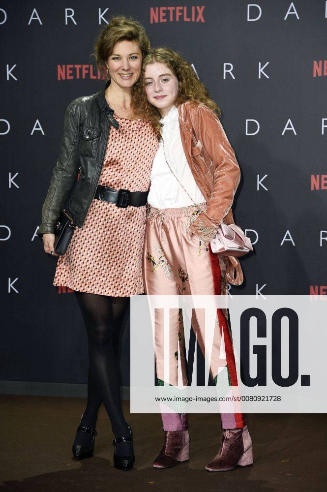 Cordelia Routes and Lydia Mary at the Premiere the NETFLIX Series Dark in Cinema in Zoo Palace Berlin 20 11 2017 Foto:xF.xFuturexImage
