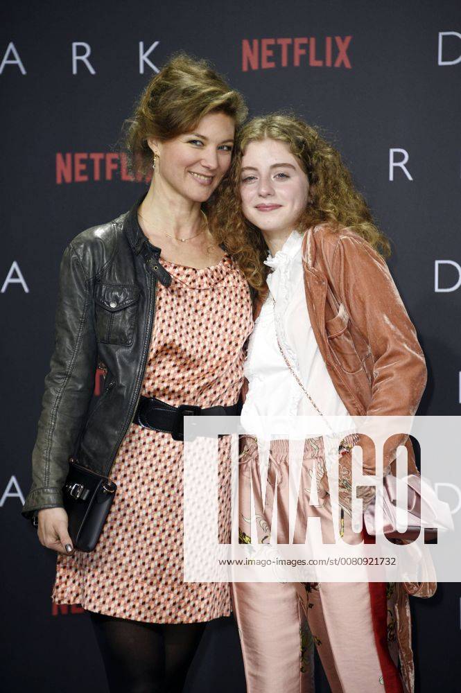 Cordelia Routes and Lydia Mary at the Premiere the NETFLIX Series Dark in Cinema in Zoo Palace Berlin 20 11 2017 Foto:xF.xFuturexImage
