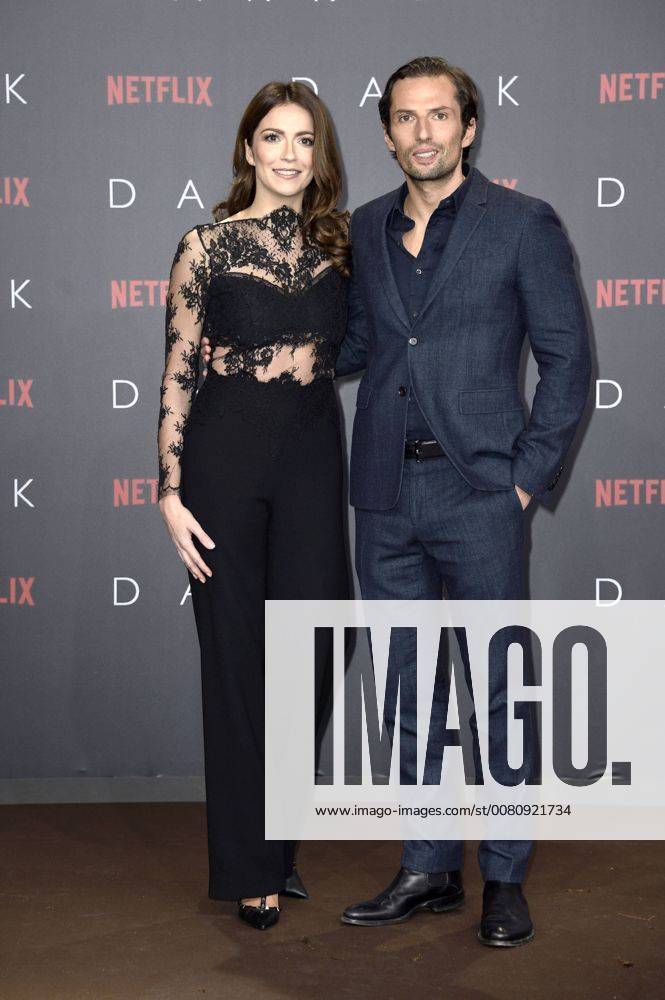 Quirin mountain with Girlfriend Karabakh Hecker at the Premiere the NETFLIX Series Dark in Cinema in Zoo Palace Berlin 20 11 2017 Foto:xF.xFuturexImage