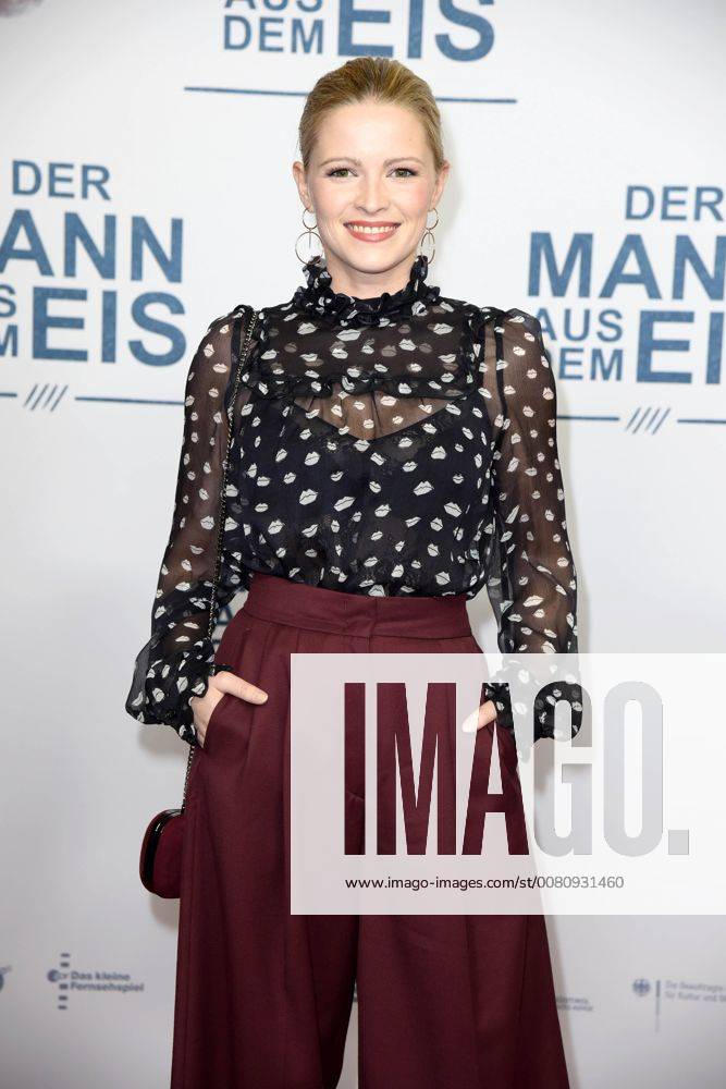 Jennifer Ulrich at the public premiere from the Man out the Ice in Zoo Palace in Berlin at 21 11 2017