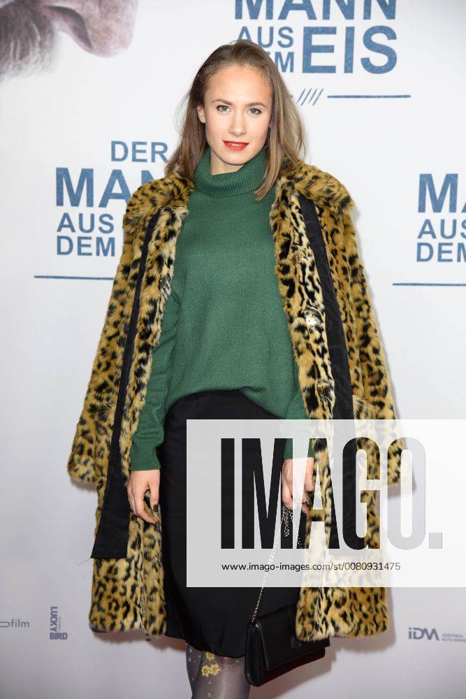 Alina Levshin at the public premiere from the Man out the Ice in Zoo Palace in Berlin at 21 11 2017