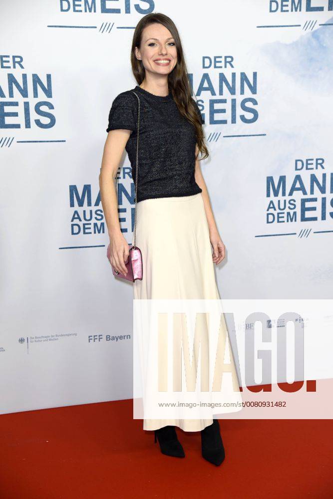 Juliet Hartmann at the public premiere from the Man out the Ice in Zoo Palace in Berlin at 21 11 2017